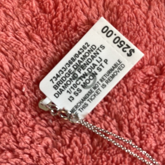 NWT Mini DIAMOND moon and star Necklace - Picture 7 of 7